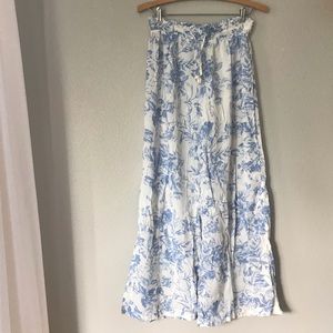 Love by Gap Dreamwell cotton pajama pants size M, blue and white floral print